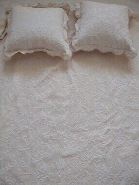 3 Piece Royal Velvet Matelasse King Coverlet + 2 Decorative Pillows With Flange